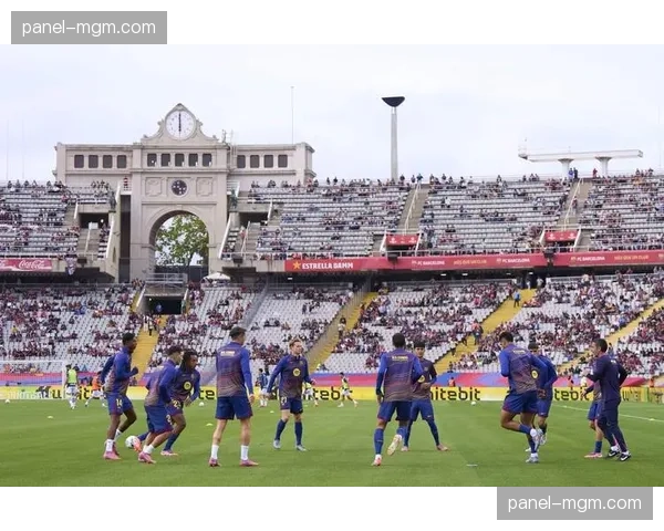 通讯：从诺坎普到蒙锥克，巴萨临时主场对阵瓦伦西亚的比赛日实记